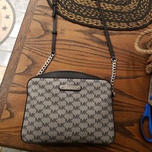 Michael kors crossbody